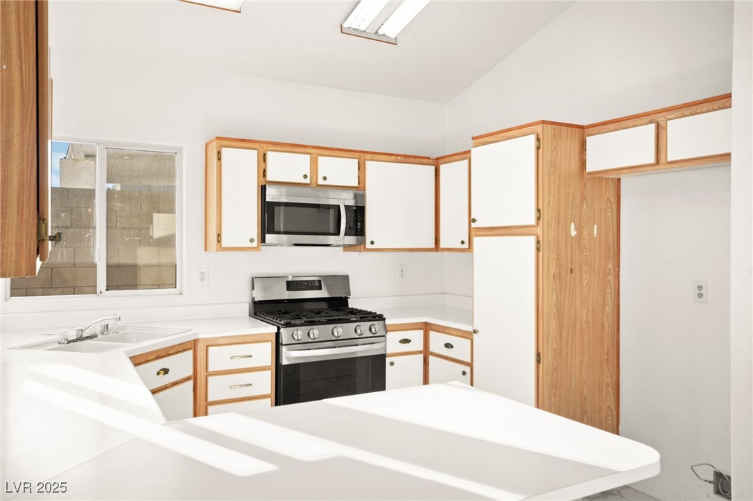6653 Lund Drive Property Photo 15