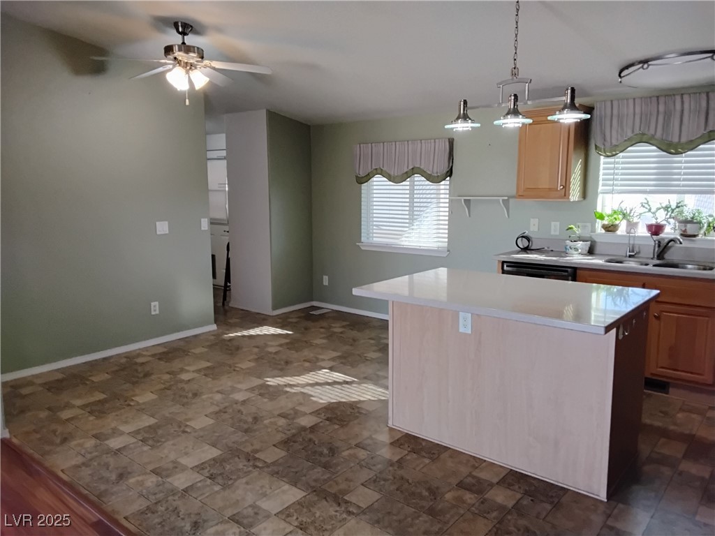 2911 Rio Rico Drive 4 Property Photo 9
