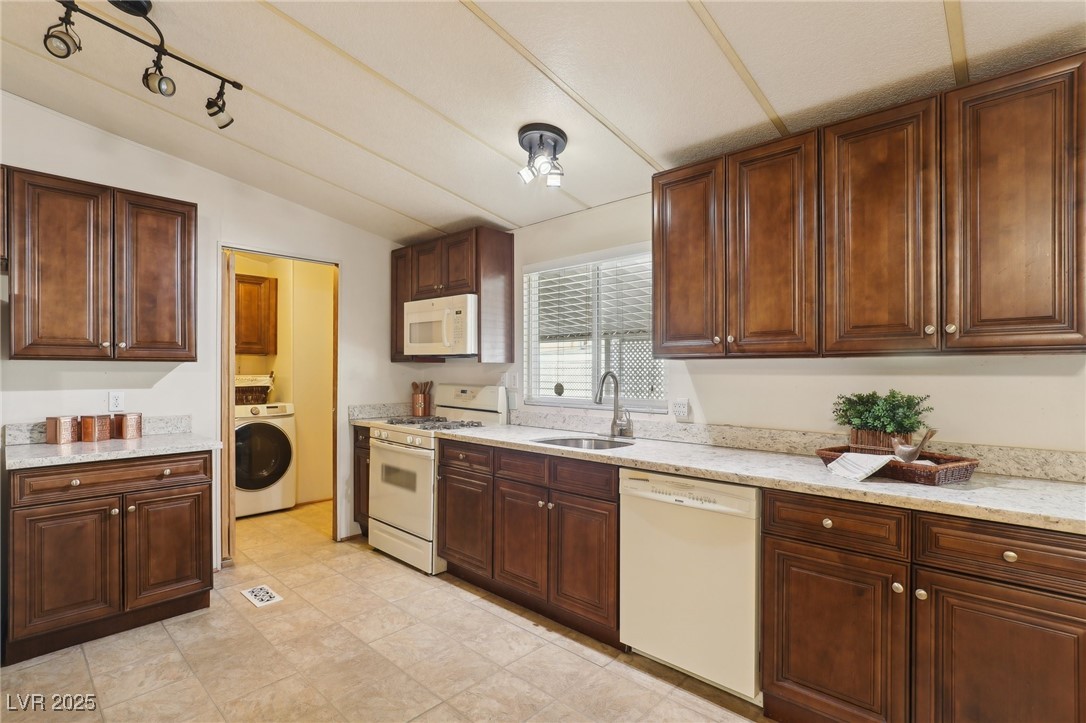 5448 Aldama Road Property Photo 2