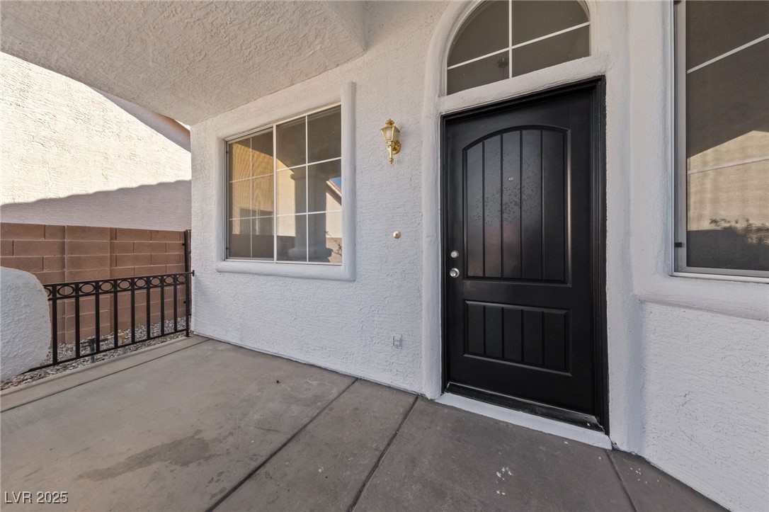 7505 Crystal Clear Avenue Property Photo 2