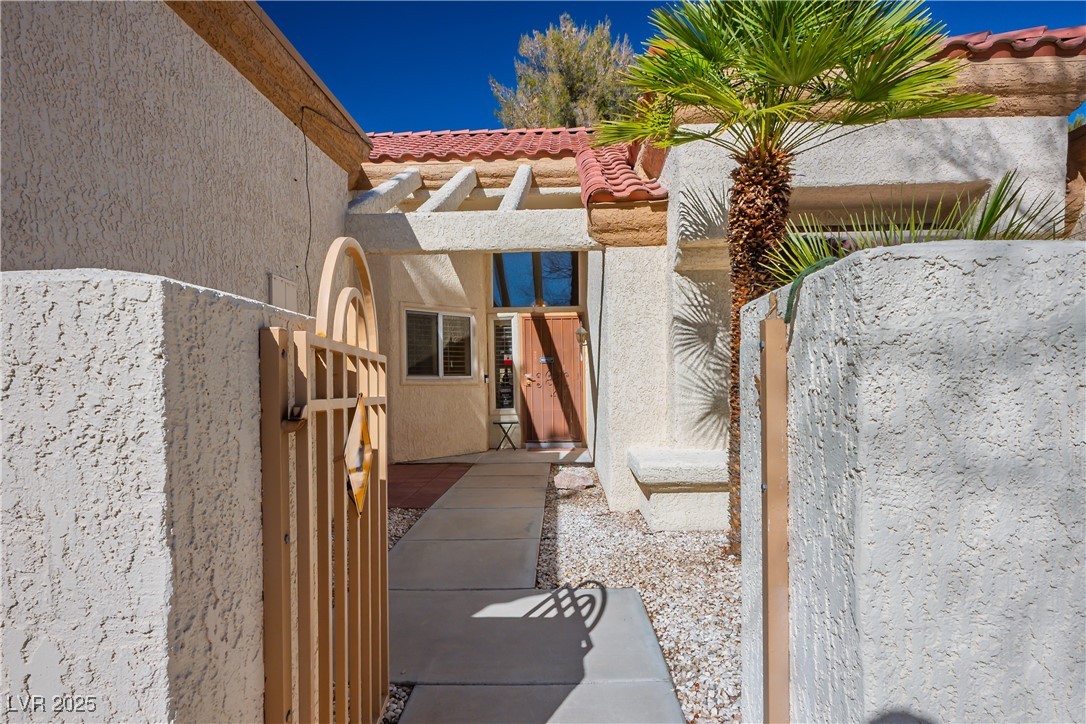 8916 Evening Star Drive Property Photo 2