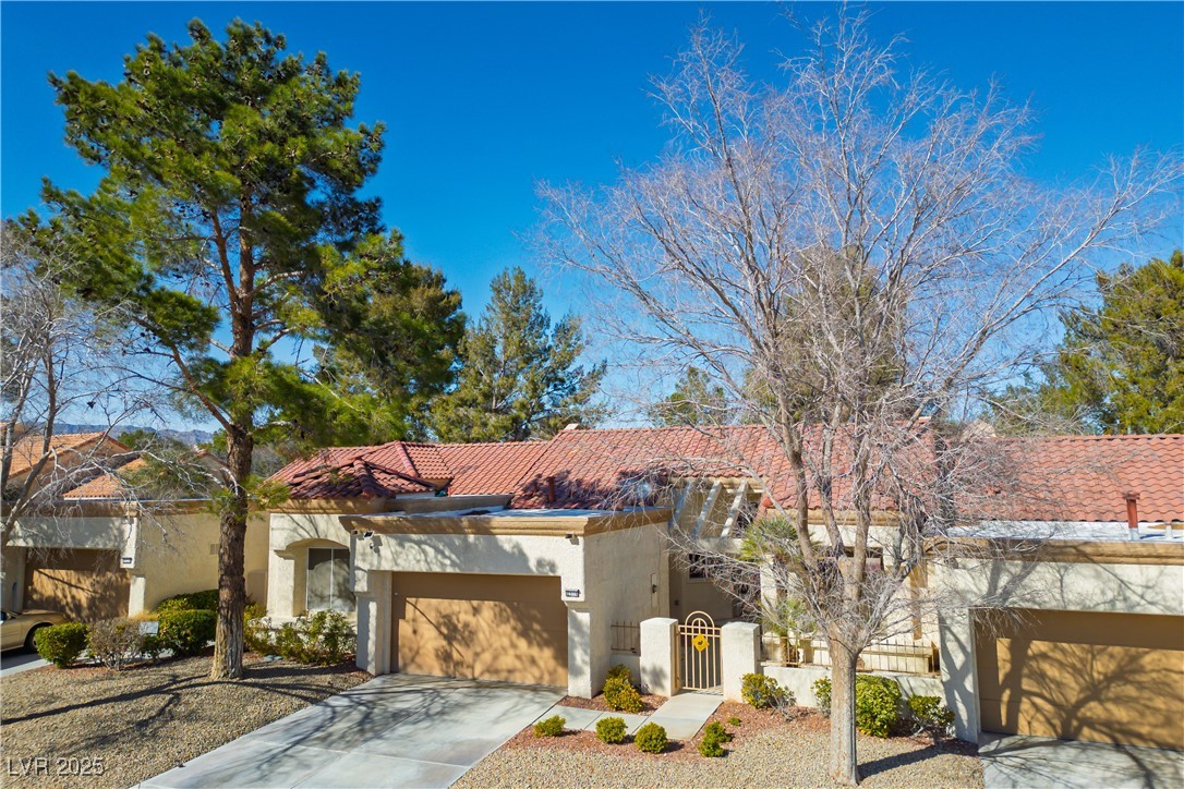 8916 Evening Star Drive Property Photo 24