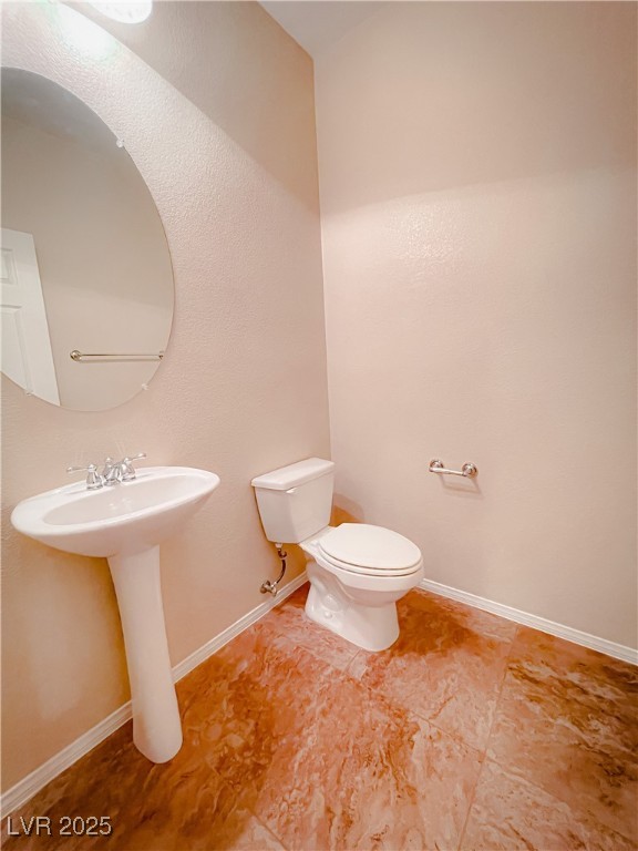 6811 Desert Island Street Property Photo 8