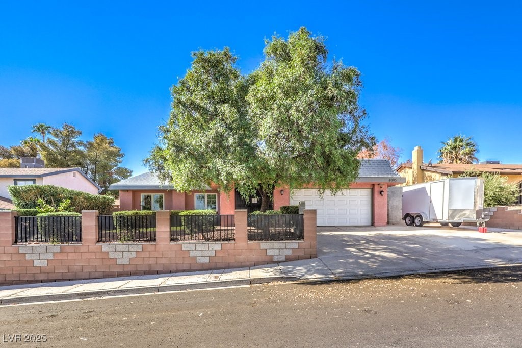 4095 Ridgewood Avenue Property Photo