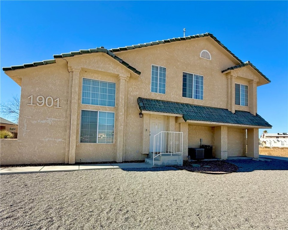 1901 East Calvada Boulevard Property Photo 3