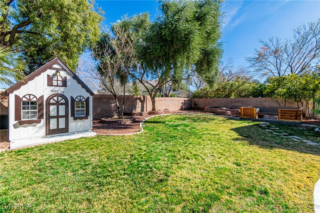 4880 Hayride Street Property Photo 24