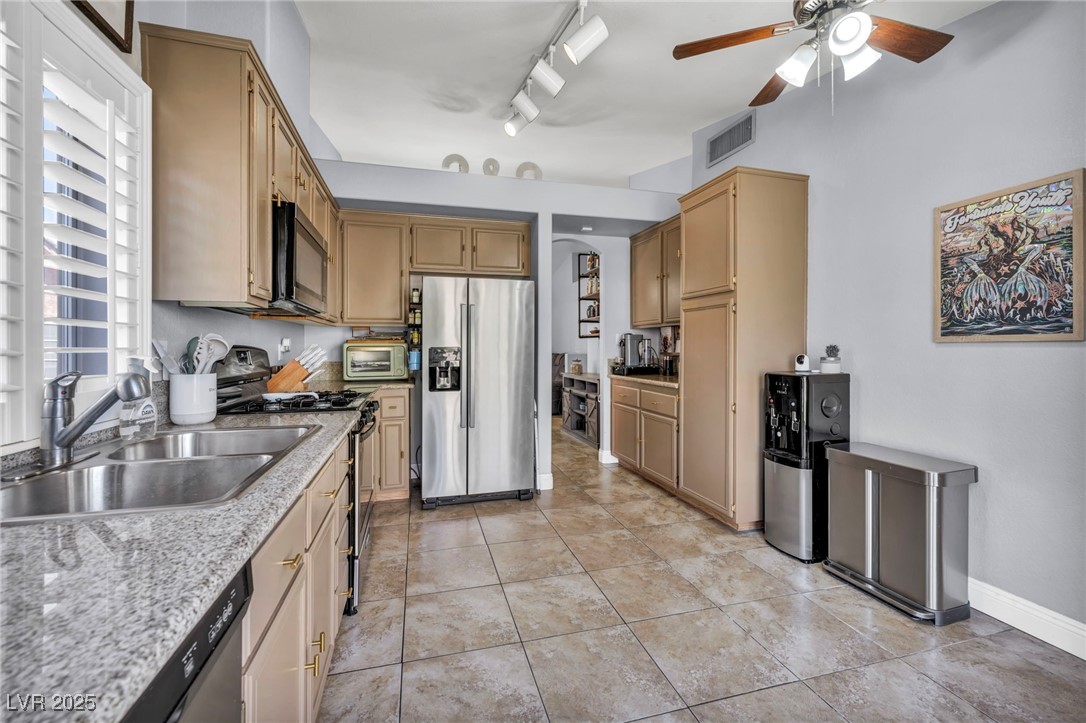 1842 Trigger Way Property Photo 8