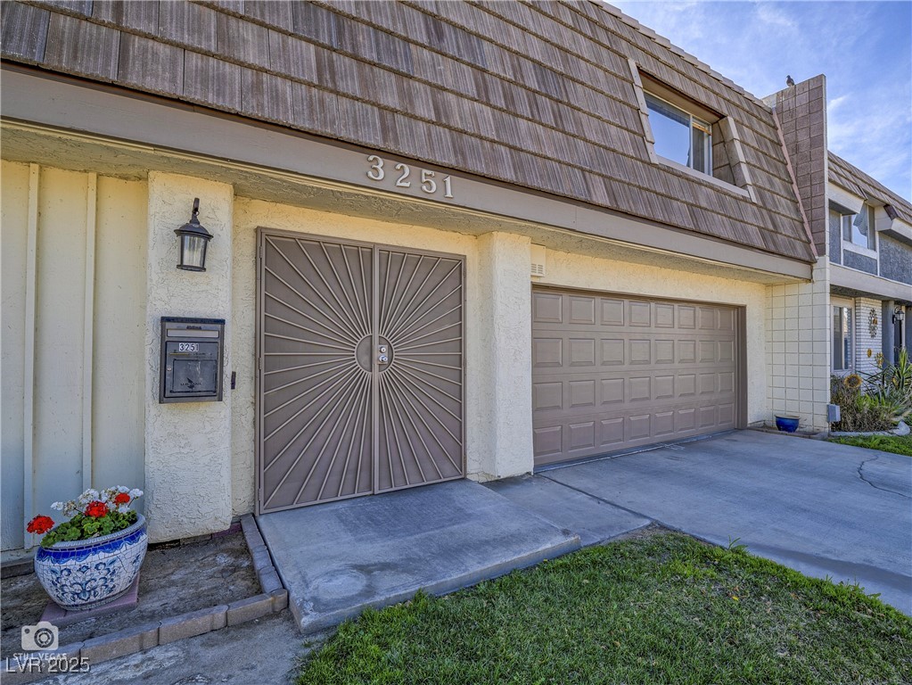 3251 Southridge Avenue Property Photo 2