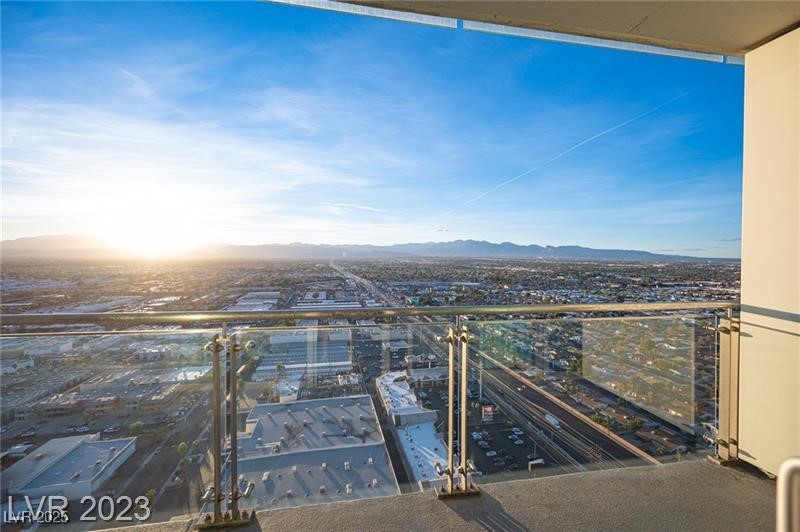 4381 West Flamingo Road 3303 Property Photo 4