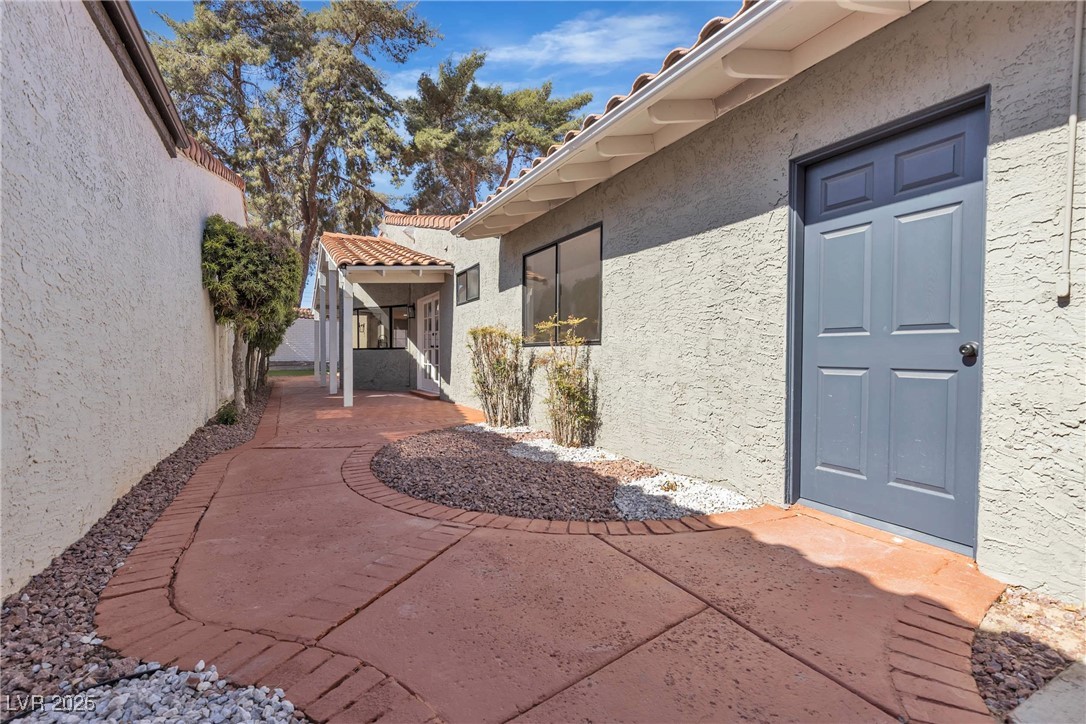 2108 Plaza Del Dios Property Photo 36