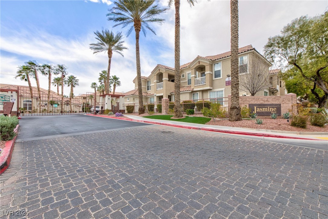 5855 Valley Drive 2018 Property Photo