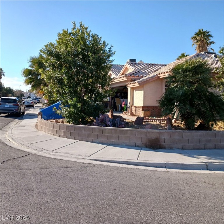 6903 Wineberry Drive Property Photo 2