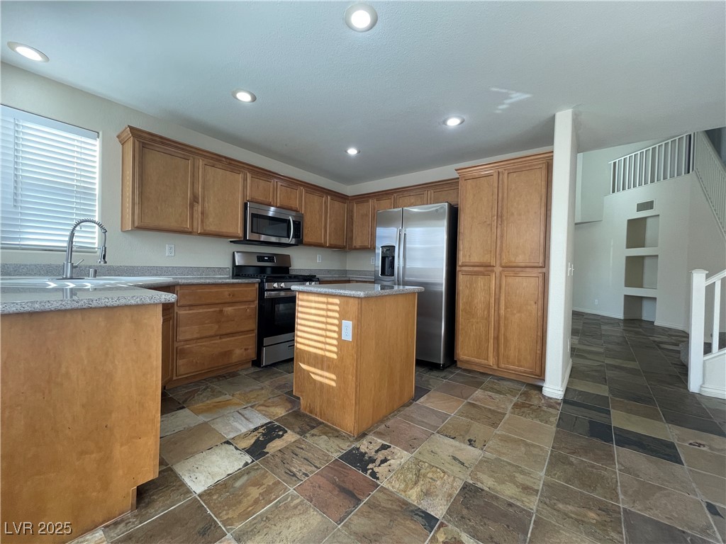 8812 Palm Creek Court Property Photo 5