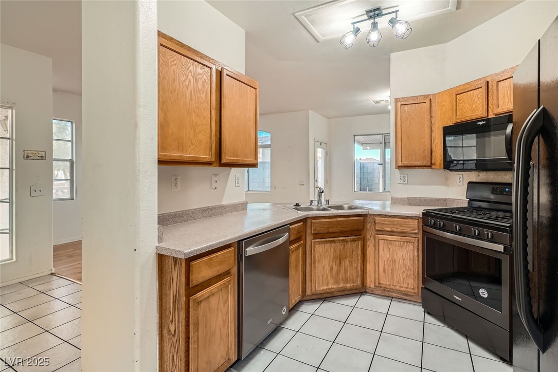 7728 White Flower Court Property Photo 13