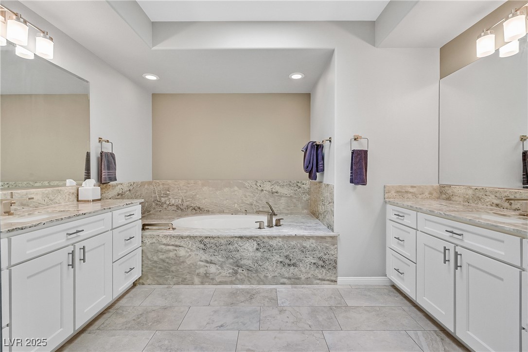 8460 Carmel Ridge Court Property Photo 17