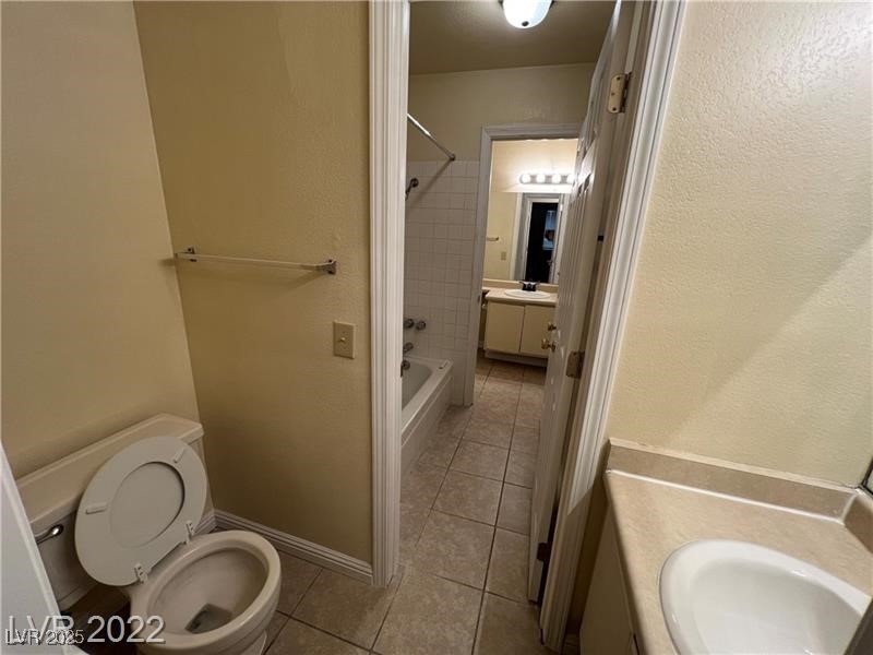 2112 Sun Avenue H Property Photo 4