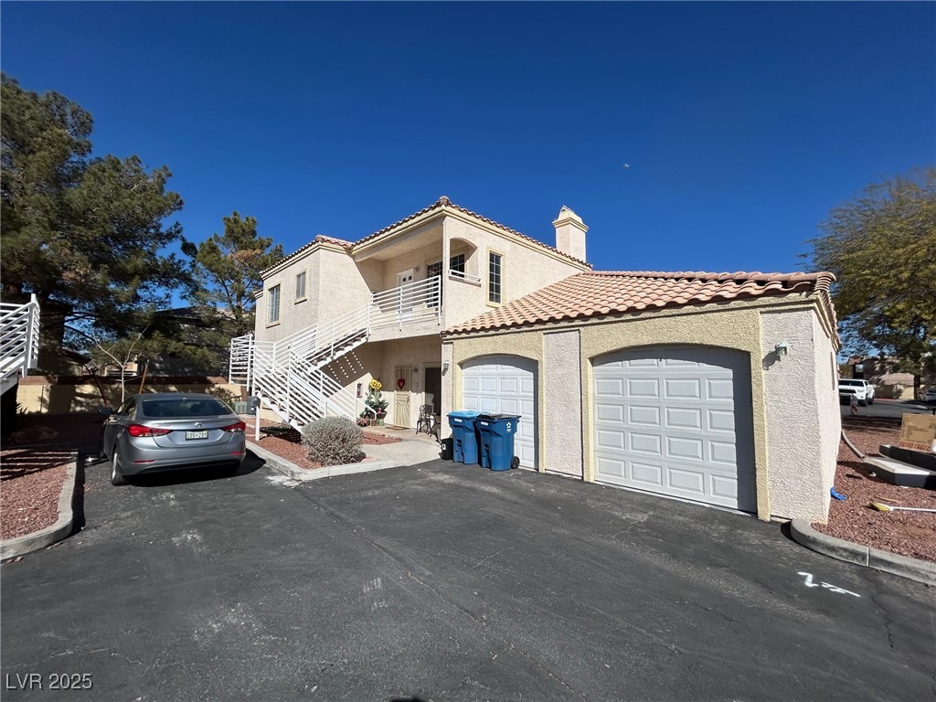 1900 North Torrey Pines Drive 217 Property Photo 1