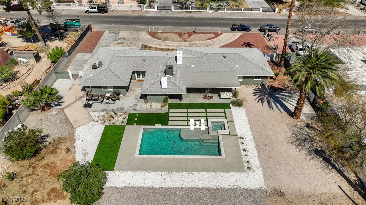 2711 Ashby Avenue Property Photo 4