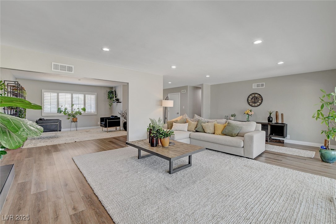 2711 Ashby Avenue Property Photo 10