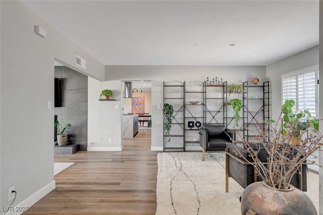 2711 Ashby Avenue Property Photo 16