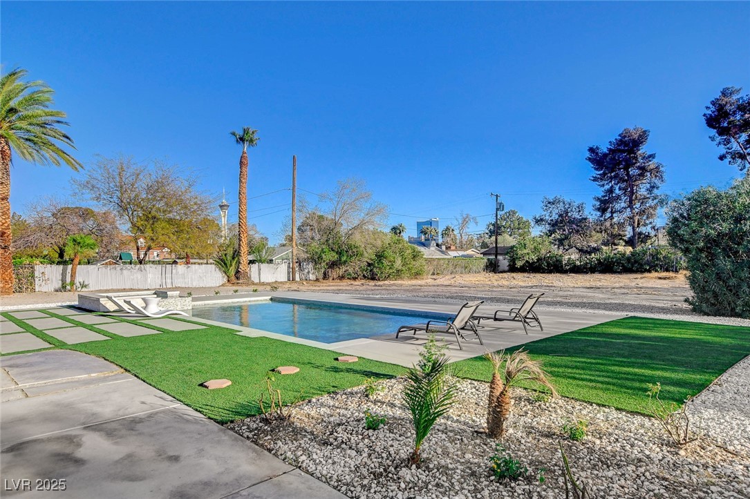 2711 Ashby Avenue Property Photo 57