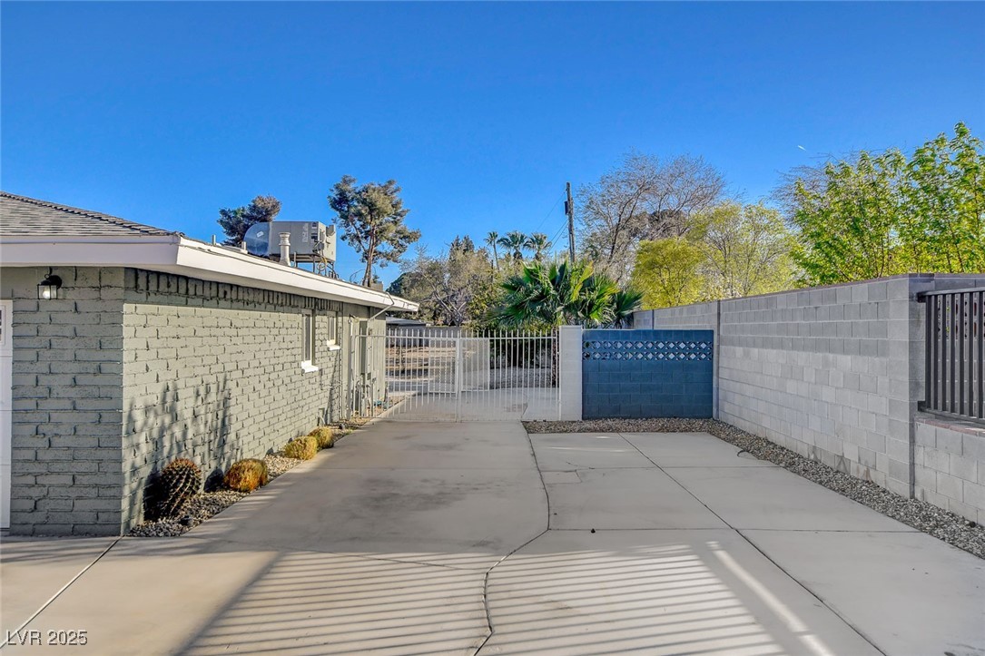 2711 Ashby Avenue Property Photo 59