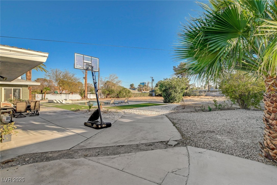 2711 Ashby Avenue Property Photo 61