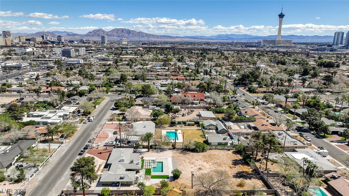 2711 Ashby Avenue Property Photo 76