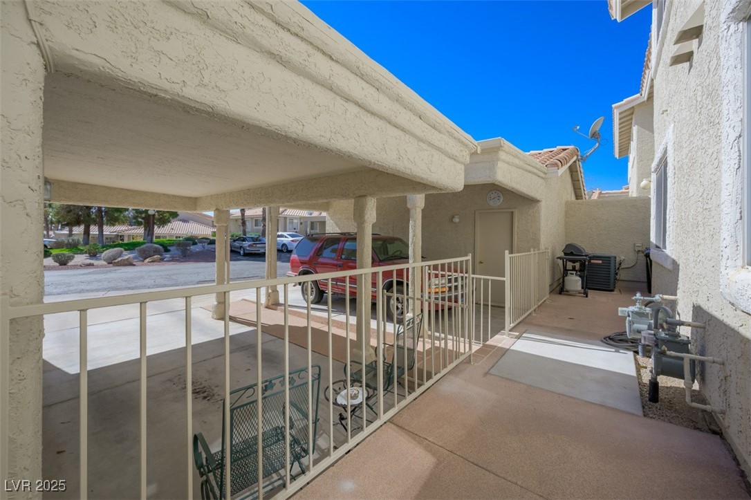 2194 Camel Mesa Drive Property Photo 2