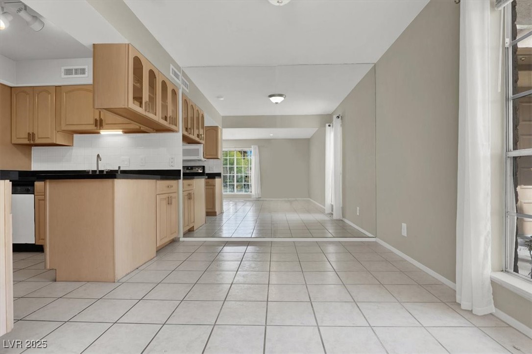 3157 Pinehurst Drive B Property Photo 6