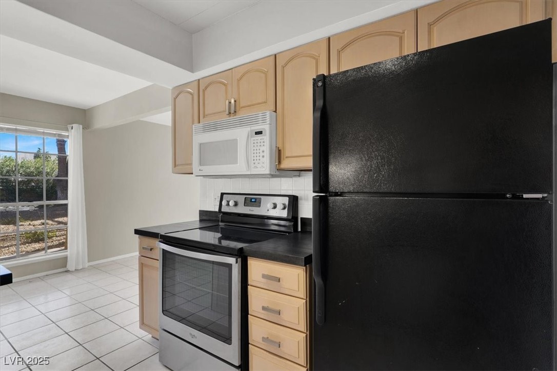 3157 Pinehurst Drive B Property Photo 12