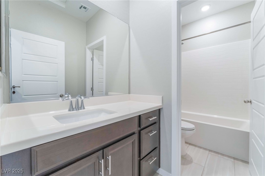5730 Sky Pointe Drive 149 Property Photo 11