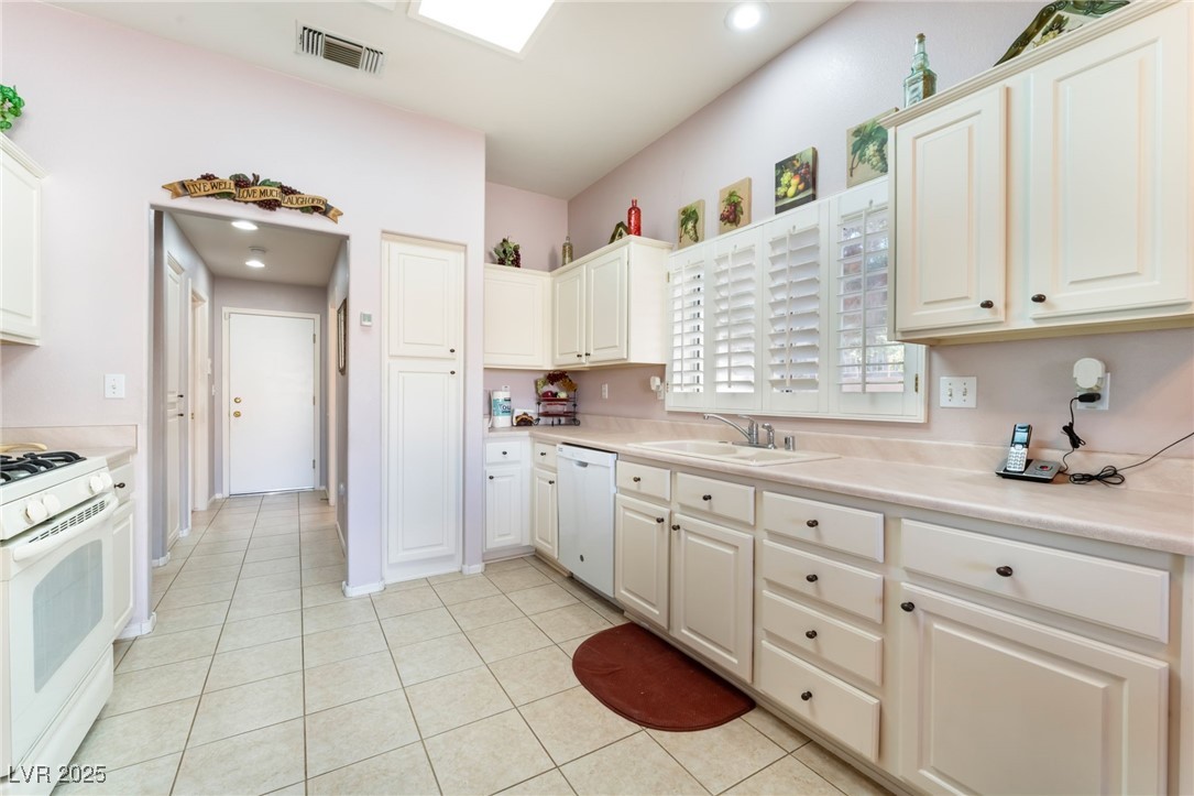 2735 Faiss Drive Property Photo 11
