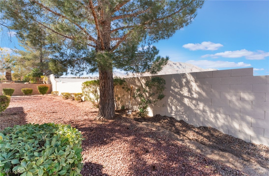 2735 Faiss Drive Property Photo 30