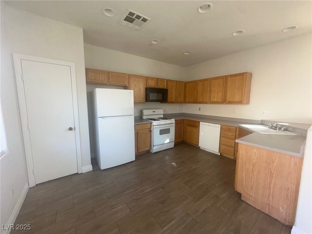 3752 Gallowtree Avenue Property Photo 3