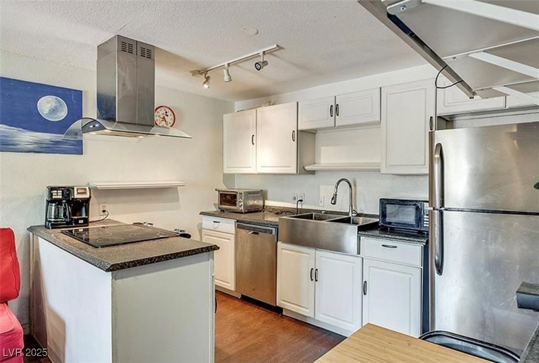 3712 Royal Crest Street 14 Picture