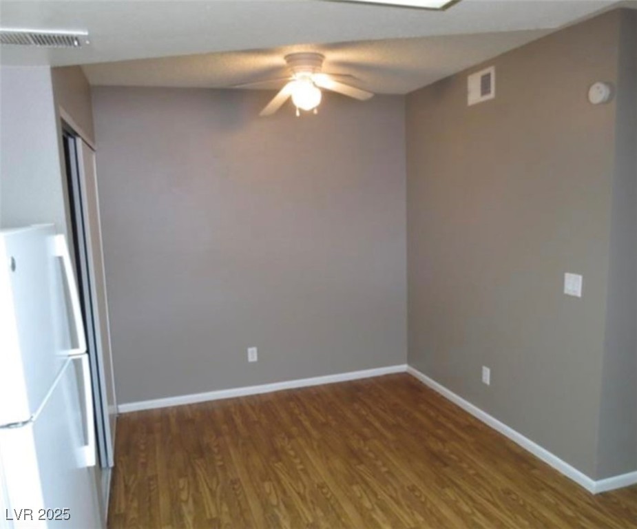 574 Roxella Lane C Property Photo 6