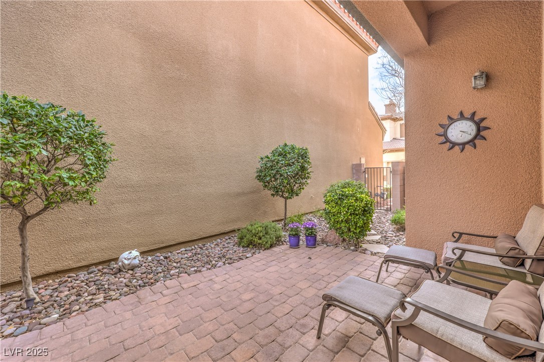 2375 Malaga Peak Street Property Photo 34