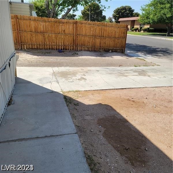5545 Everglade Street Property Photo 4