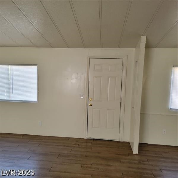 5545 Everglade Street Property Photo 6