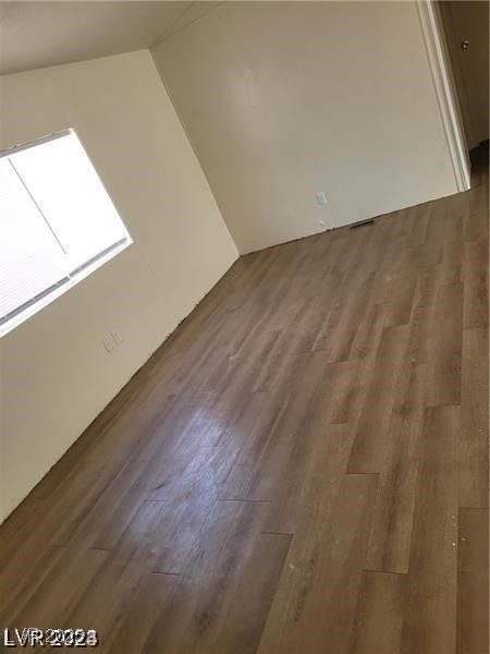 5545 Everglade Street Property Photo 9