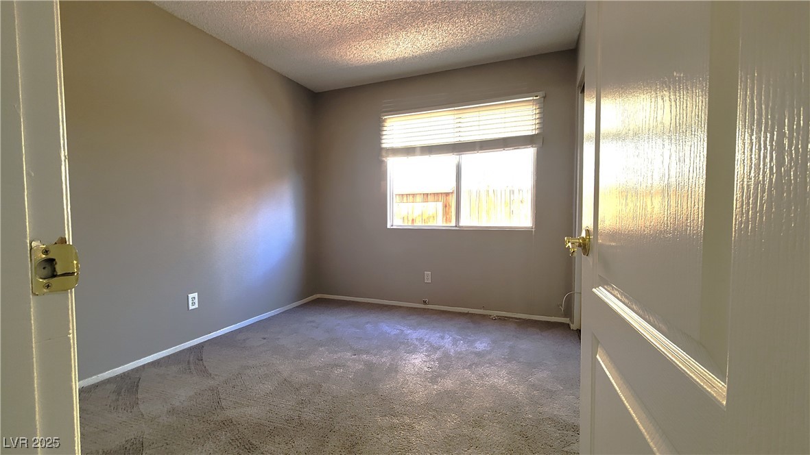 2436 Millcroft Drive Property Photo 7