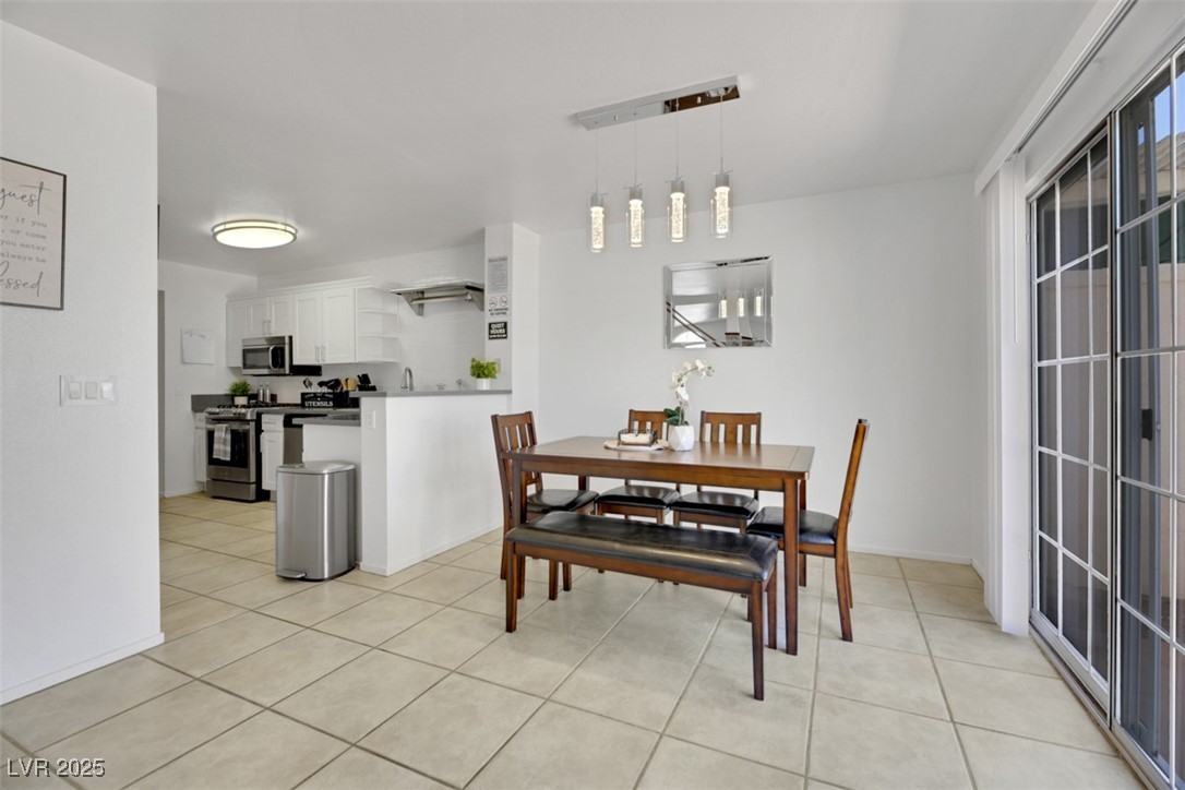 7989 Lisa Dawn Avenue Property Photo 7