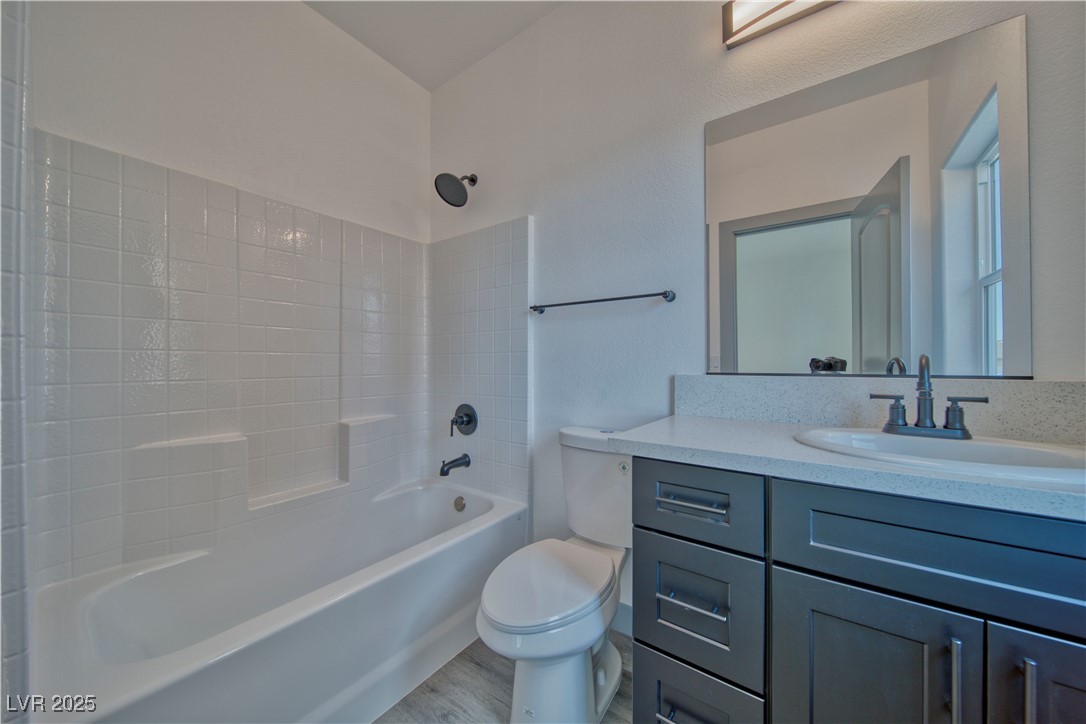 388 East Erin Street 4 Property Photo 16