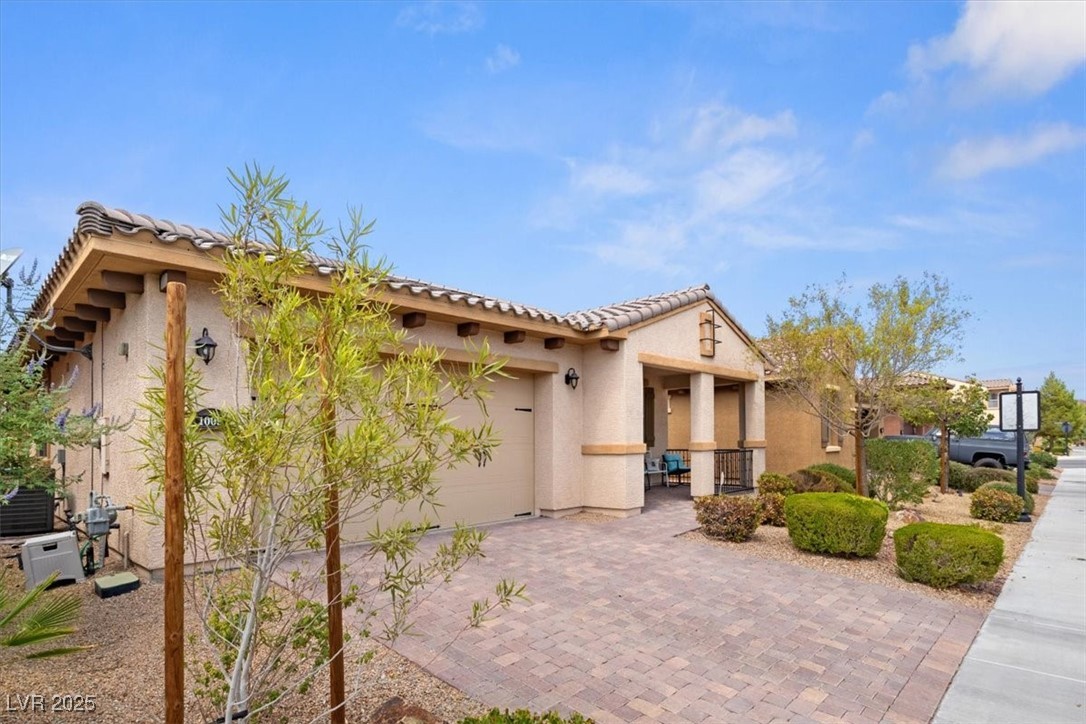 1009 Via Canale Drive Property Photo 4