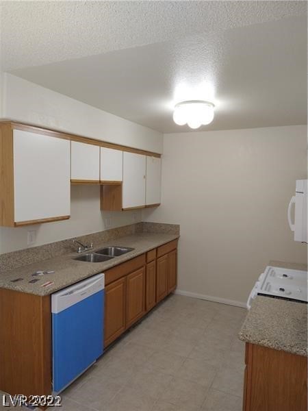1608 North Torrey Pines Drive 103 Property Photo 5