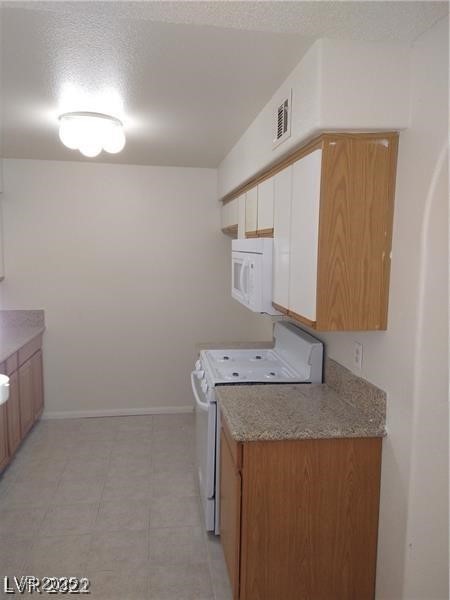 1608 North Torrey Pines Drive 103 Property Photo 6