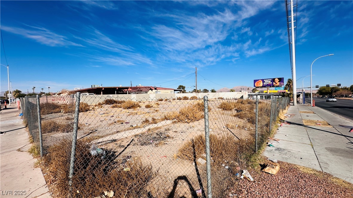 2413 Pardee Place Property Photo 4