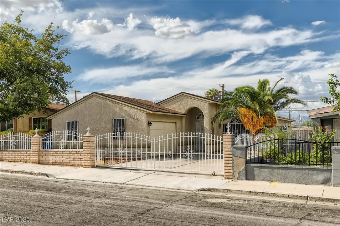 1713 East Mesquite Avenue Property Photo
