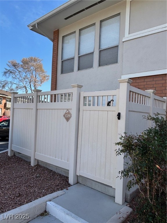 669 Oakmont Avenue 3709 Property Photo 1